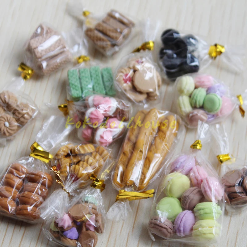 1/12 Scale Dollhouse Miniature Cake Pretend Play Kitchen Mini Dessert Food for Blyth BJD Doll Accessories Toy