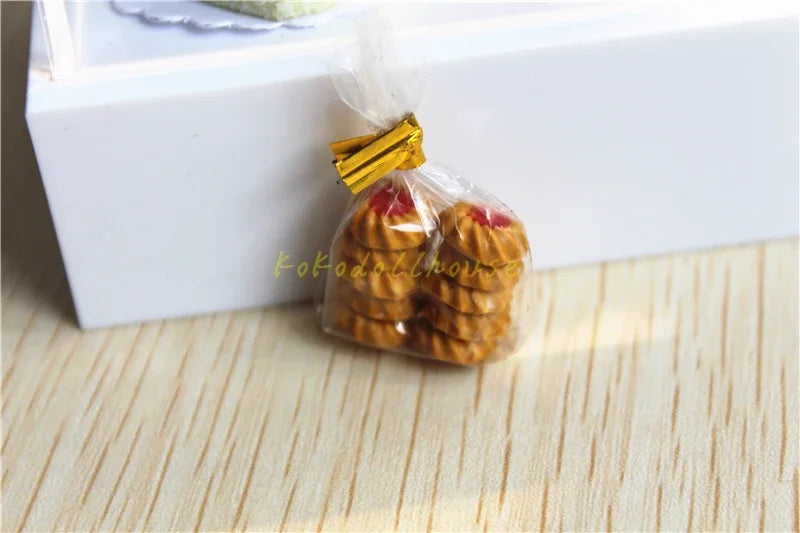 1/12 Scale Dollhouse Miniature Cake Pretend Play Kitchen Mini Dessert Food for Blyth BJD Doll Accessories Toy