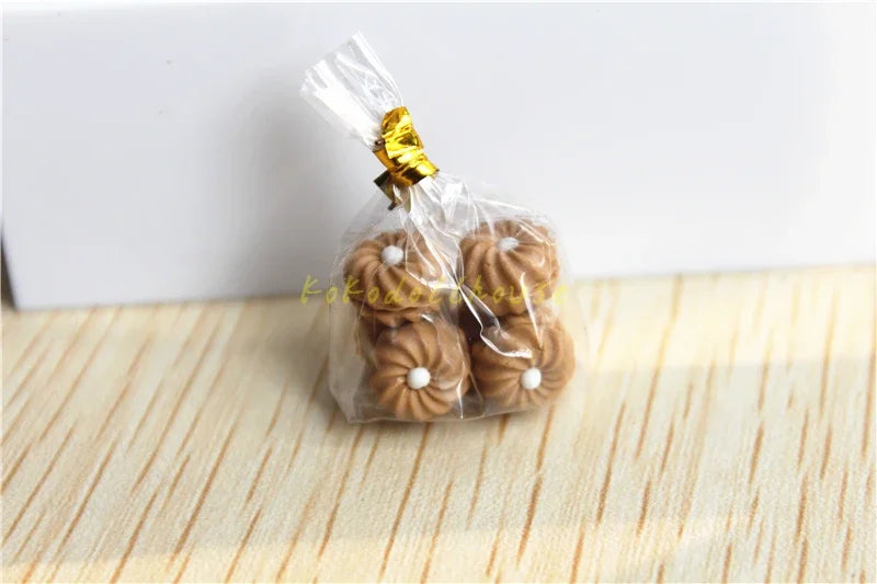 1/12 Scale Dollhouse Miniature Cake Pretend Play Kitchen Mini Dessert Food for Blyth BJD Doll Accessories Toy