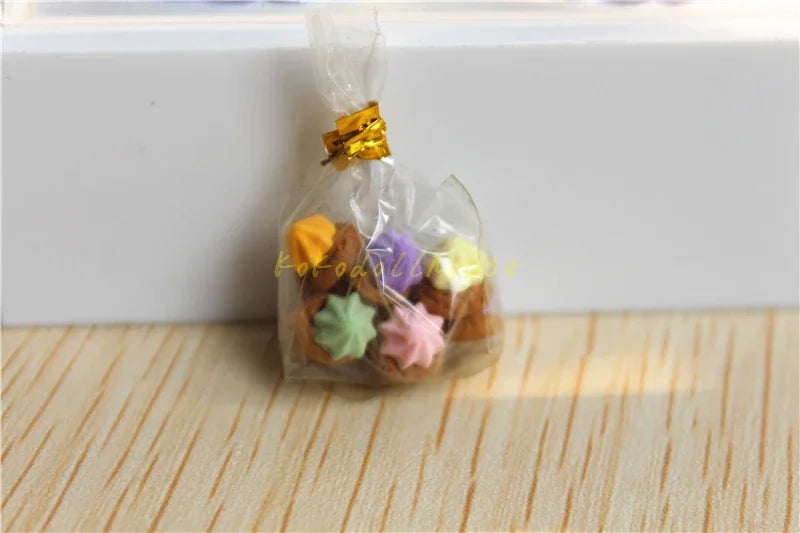 1/12 Scale Dollhouse Miniature Cake Pretend Play Kitchen Mini Dessert Food for Blyth BJD Doll Accessories Toy