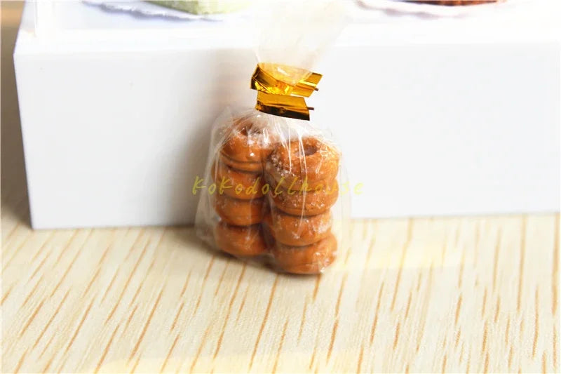 1/12 Scale Dollhouse Miniature Cake Pretend Play Kitchen Mini Dessert Food for Blyth BJD Doll Accessories Toy