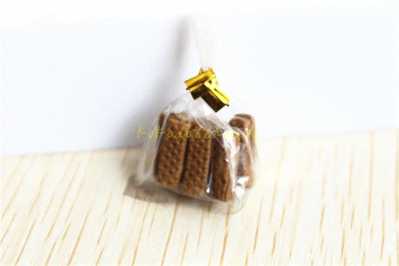 1/12 Scale Dollhouse Miniature Cake Pretend Play Kitchen Mini Dessert Food for Blyth BJD Doll Accessories Toy